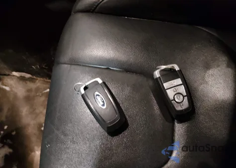 2018 Ford Edge Titanium z USA, uszkodzony, nr VIN 2FMPK4K96JBB05892